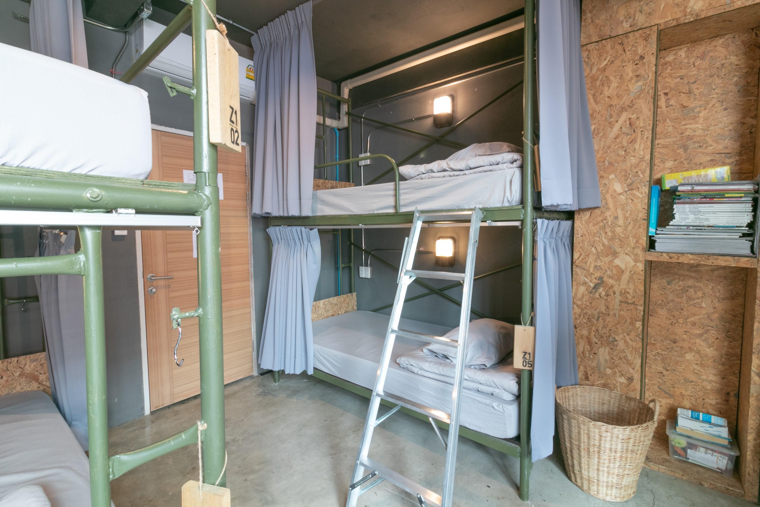 Zhelter'Bkk Hostel Bangkok Ngoại thất bức ảnh