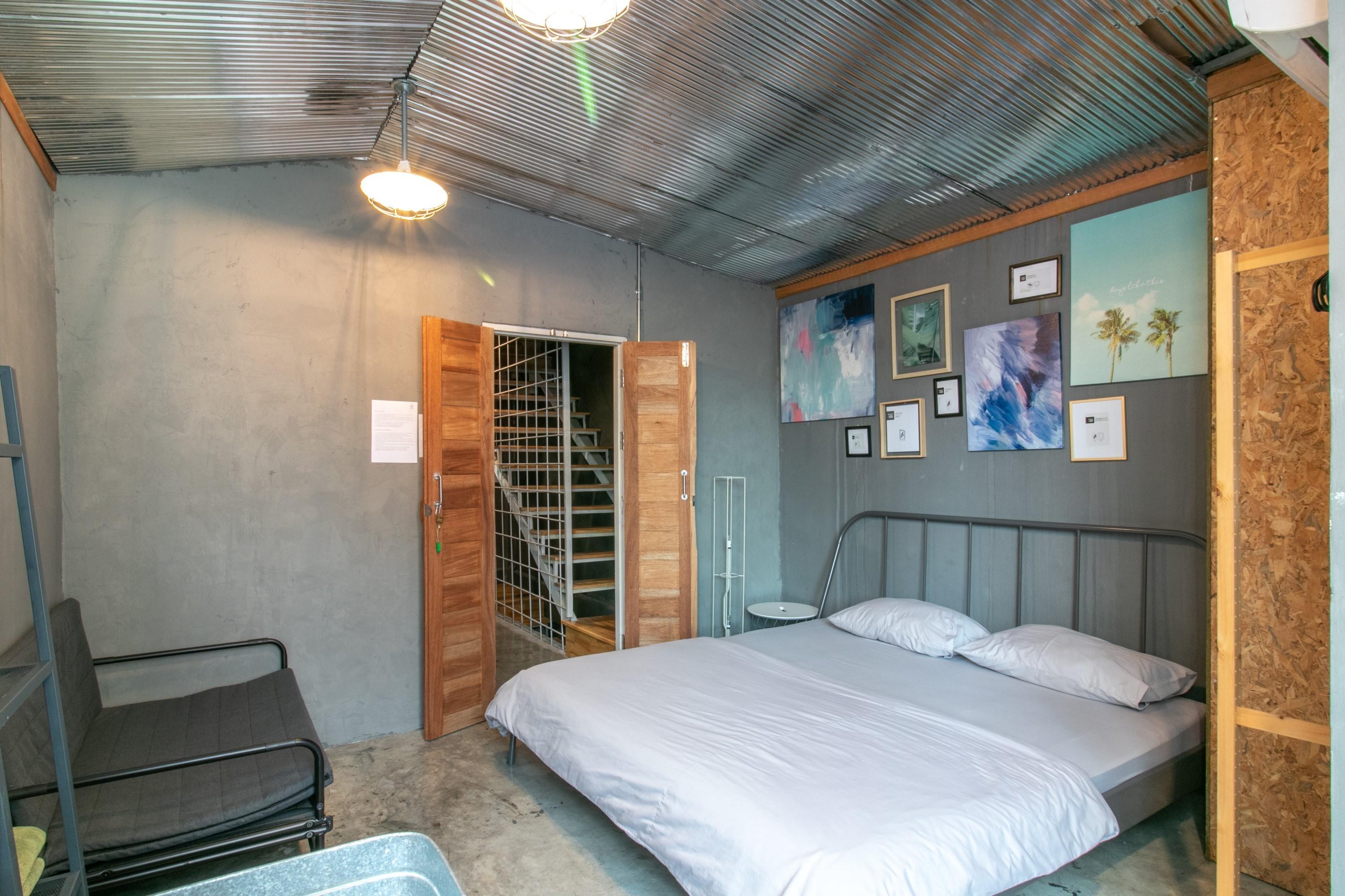 Zhelter'Bkk Hostel Bangkok Ngoại thất bức ảnh