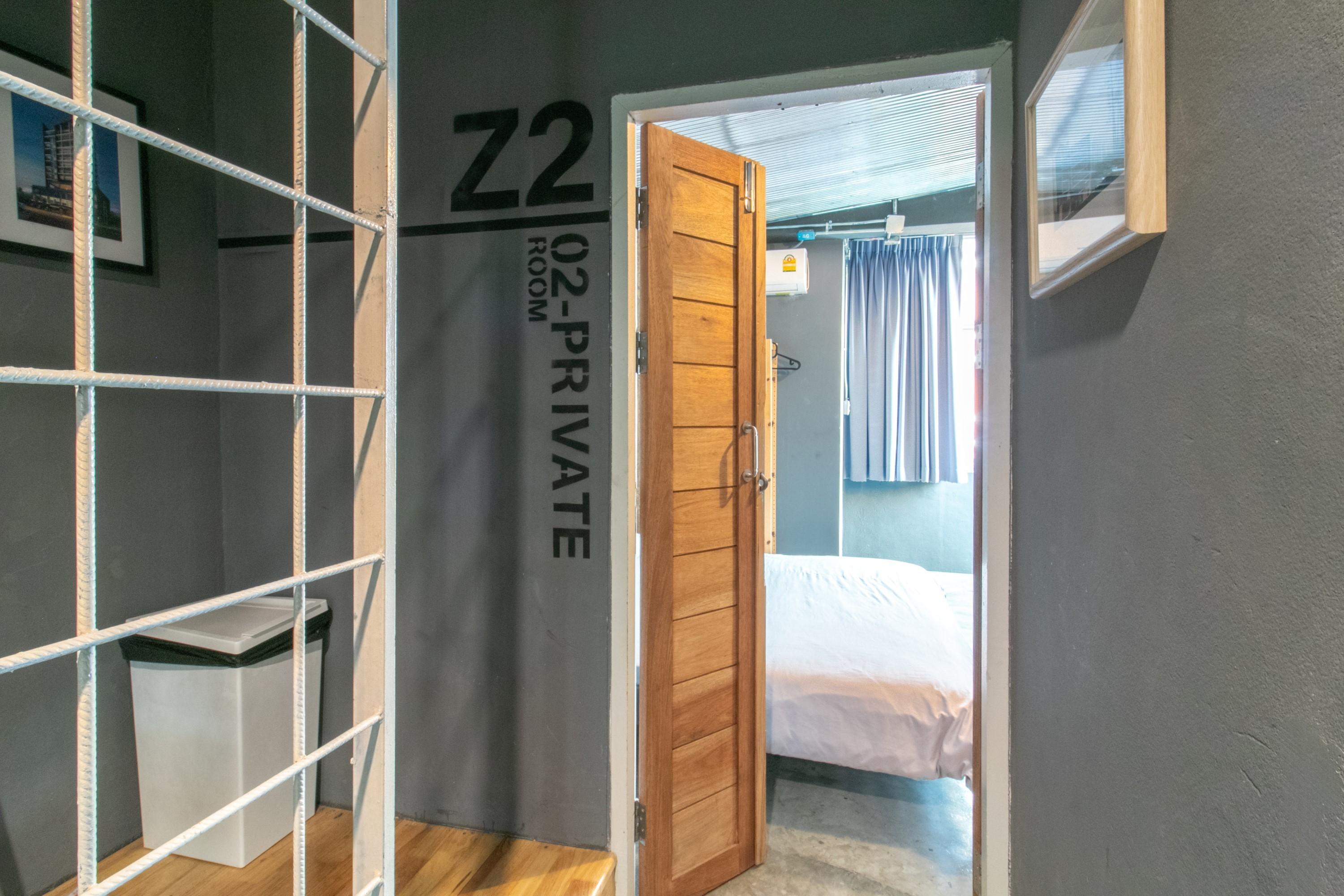 Zhelter'Bkk Hostel Bangkok Ngoại thất bức ảnh
