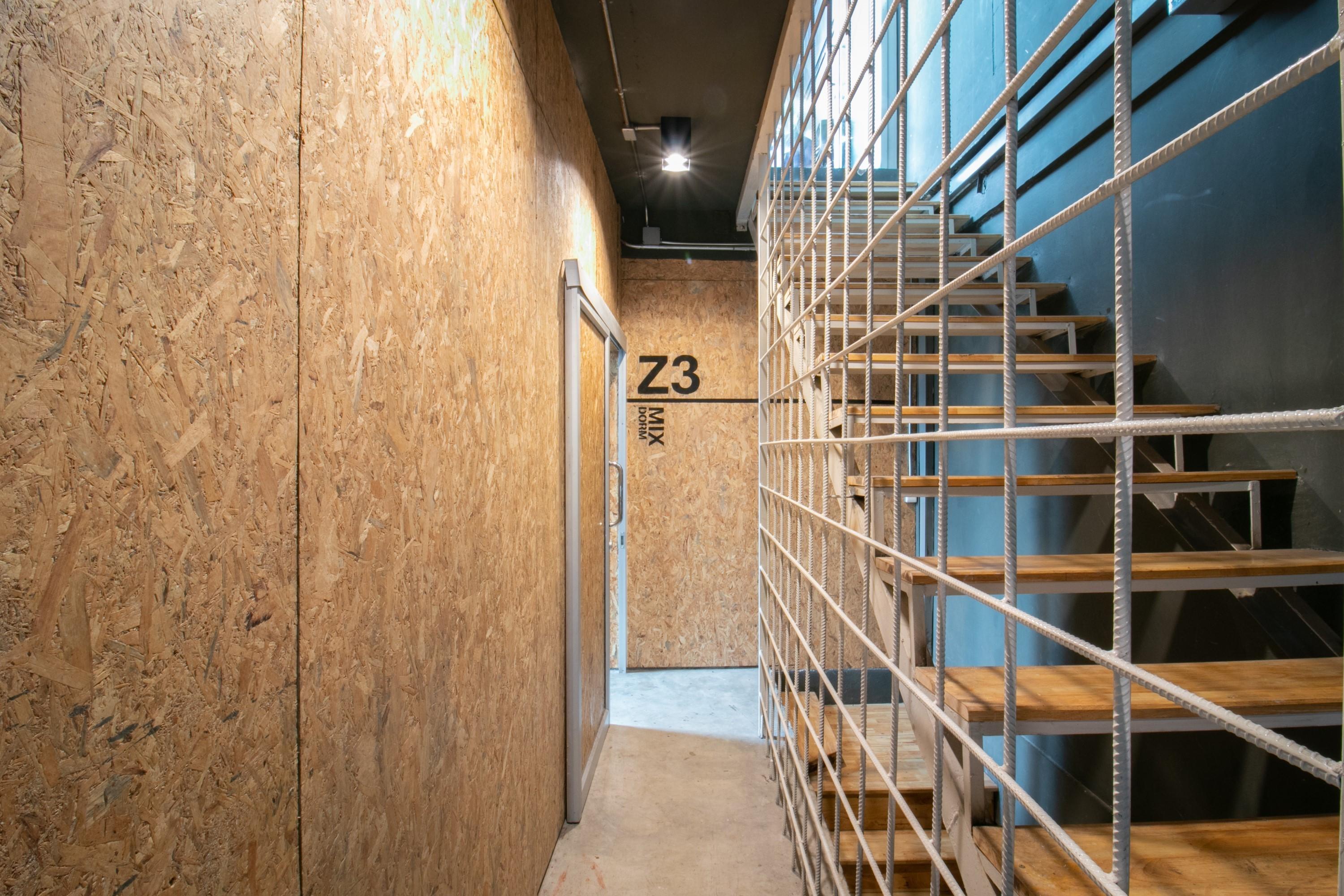 Zhelter'Bkk Hostel Bangkok Ngoại thất bức ảnh