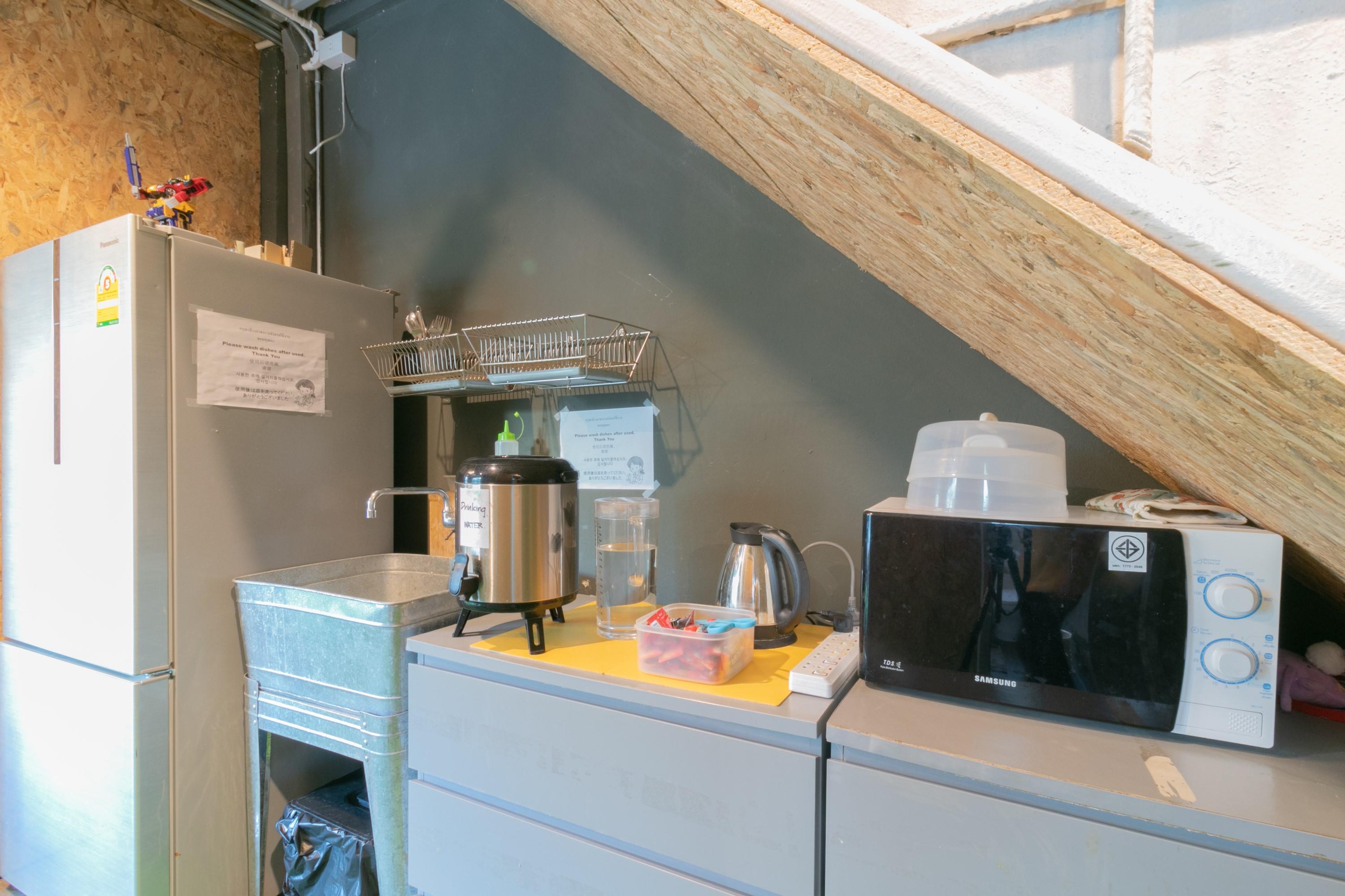 Zhelter'Bkk Hostel Bangkok Ngoại thất bức ảnh