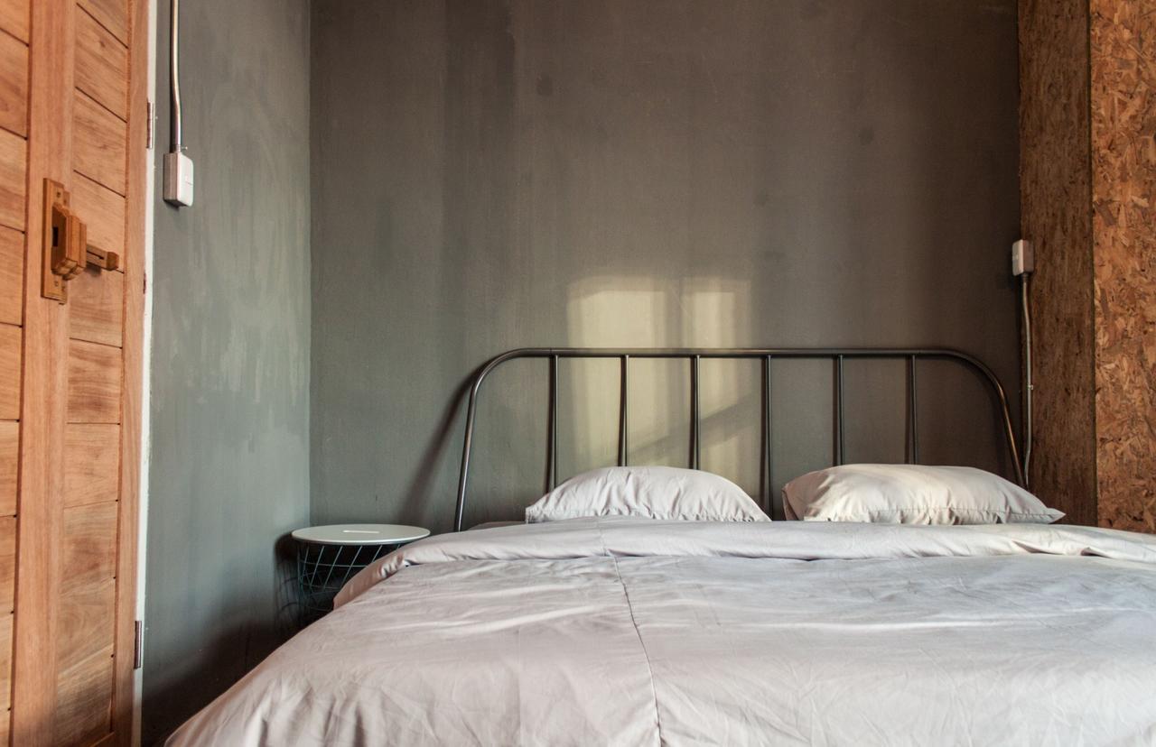 Zhelter'Bkk Hostel Bangkok Ngoại thất bức ảnh