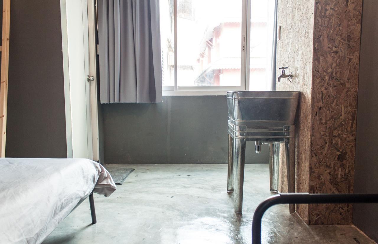 Zhelter'Bkk Hostel Bangkok Ngoại thất bức ảnh
