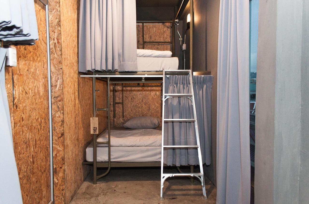 Zhelter'Bkk Hostel Bangkok Ngoại thất bức ảnh