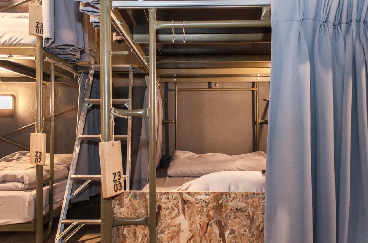 Zhelter'Bkk Hostel Bangkok Ngoại thất bức ảnh