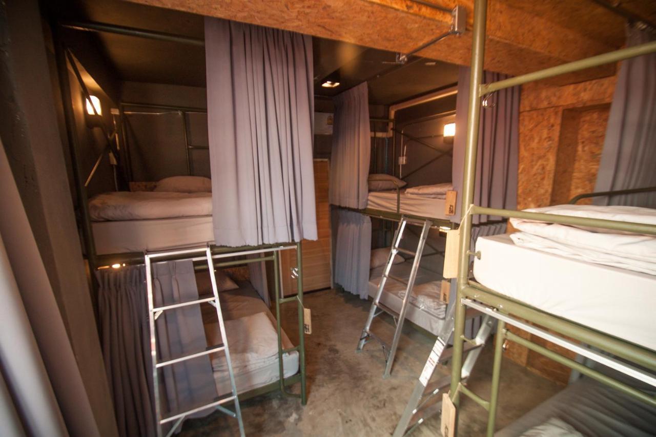 Zhelter'Bkk Hostel Bangkok Ngoại thất bức ảnh